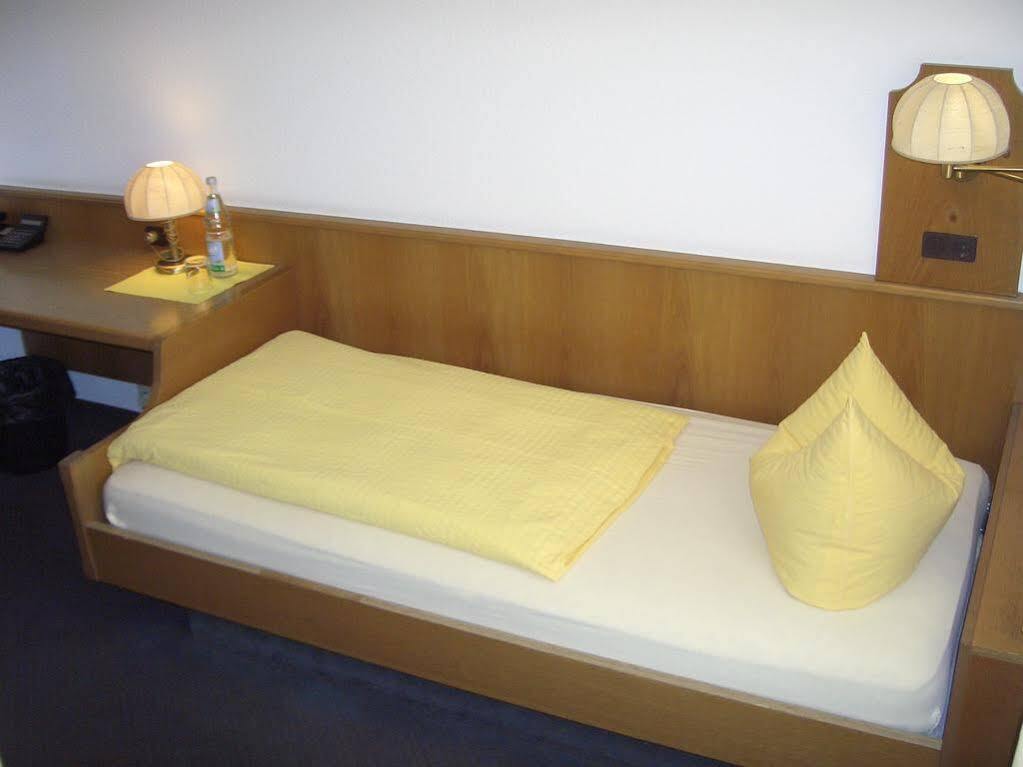 Hotel Feuerbacher Hof Stuttgart Bagian luar foto